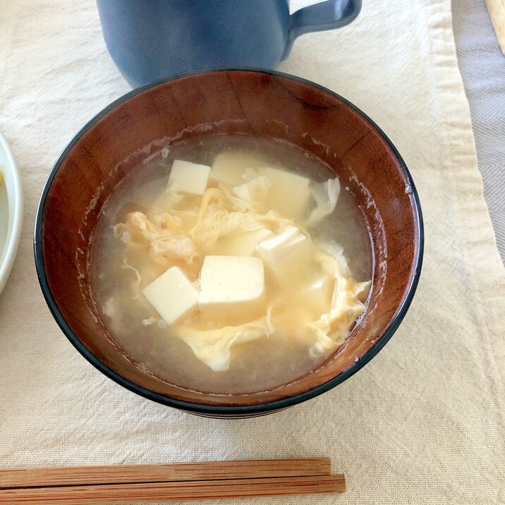 豆腐と卵の酒粕汁